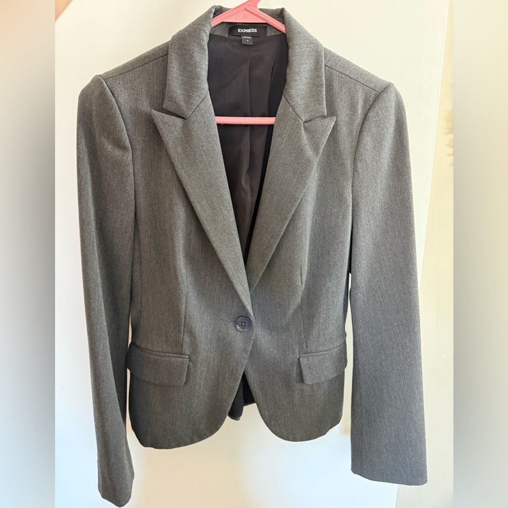 Express grey women’s blazer/suit jacket size 2